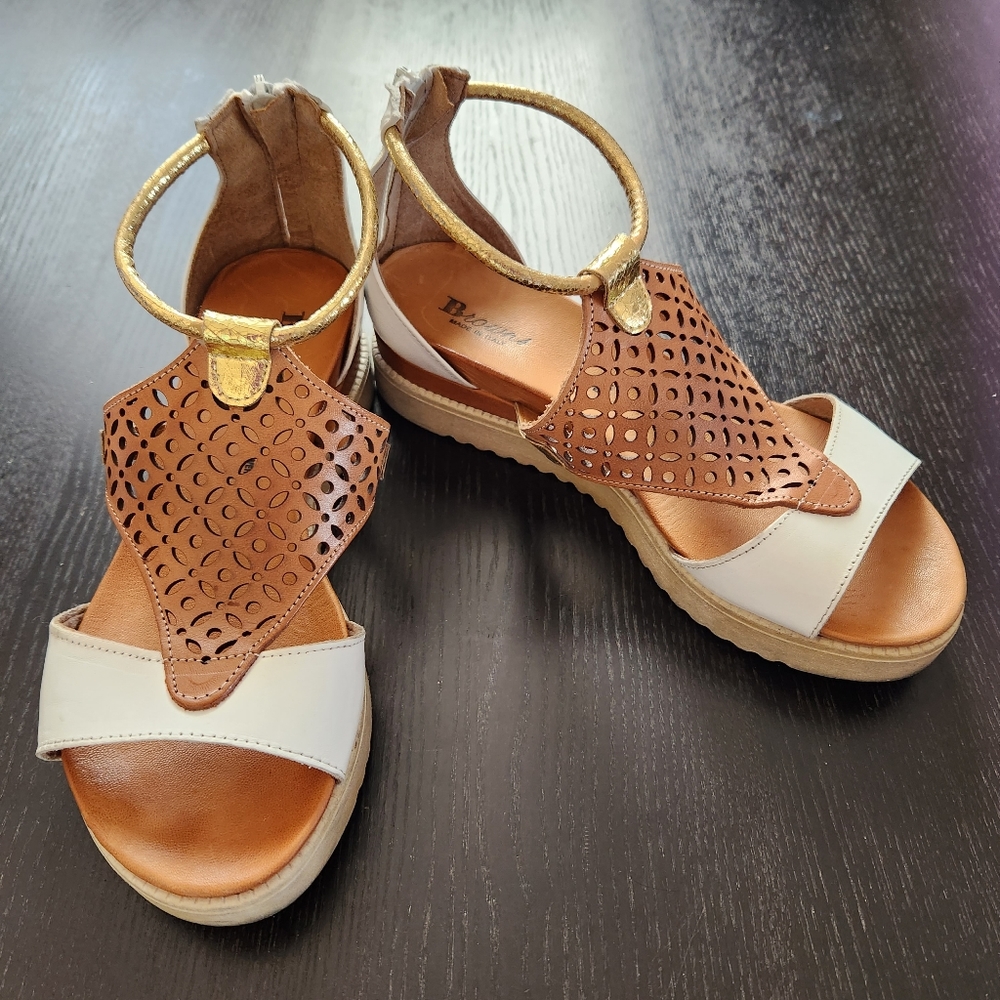 EUC Browns Leather Sandals - Size 8.5